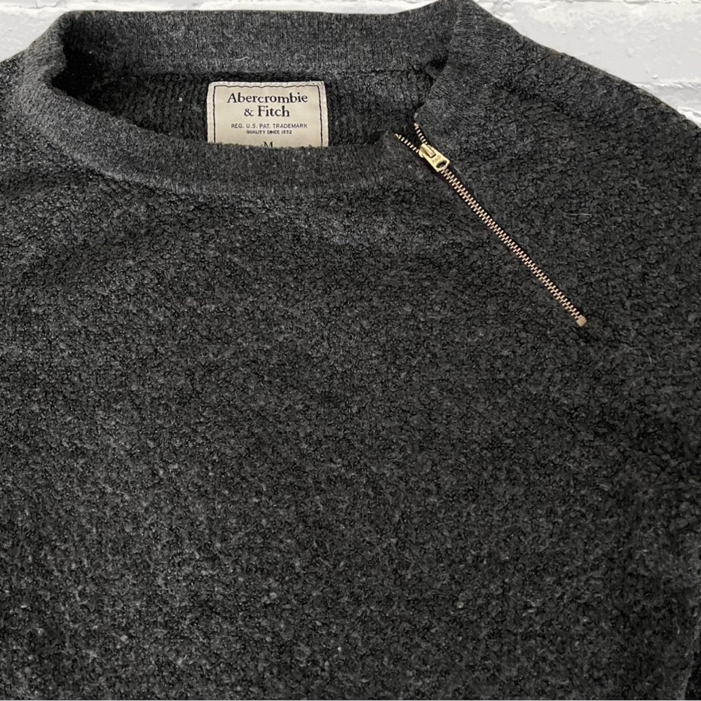 Abercrombie & Fitch Grey Knit Zipper Sweater - Picture 2 of 3
